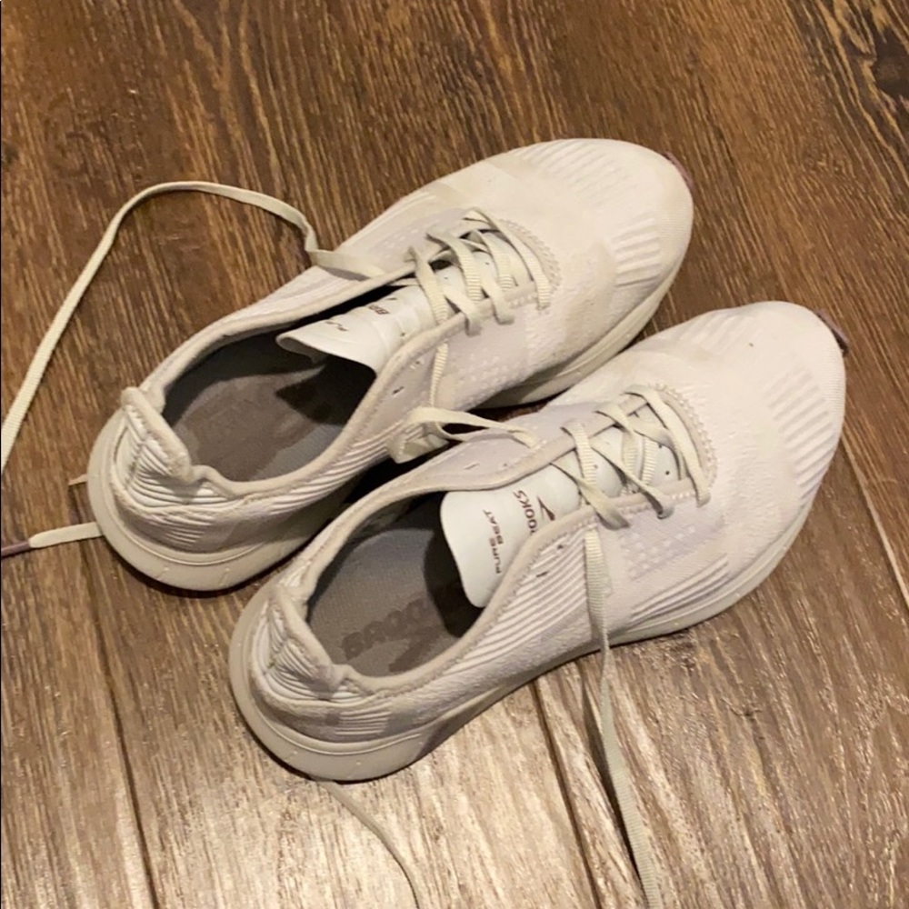 Brooks running gym training sneakers